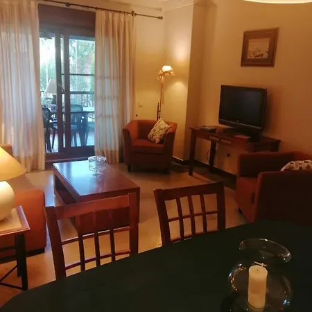Golf Apartment *